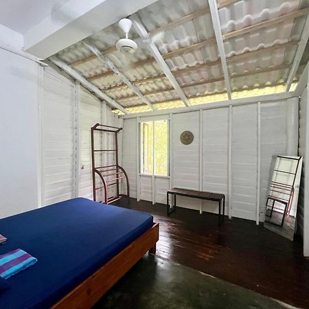 Thelakehostel Hikkaduwa Esterno foto